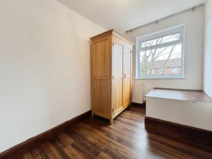 Bedroom- click for photo gallery